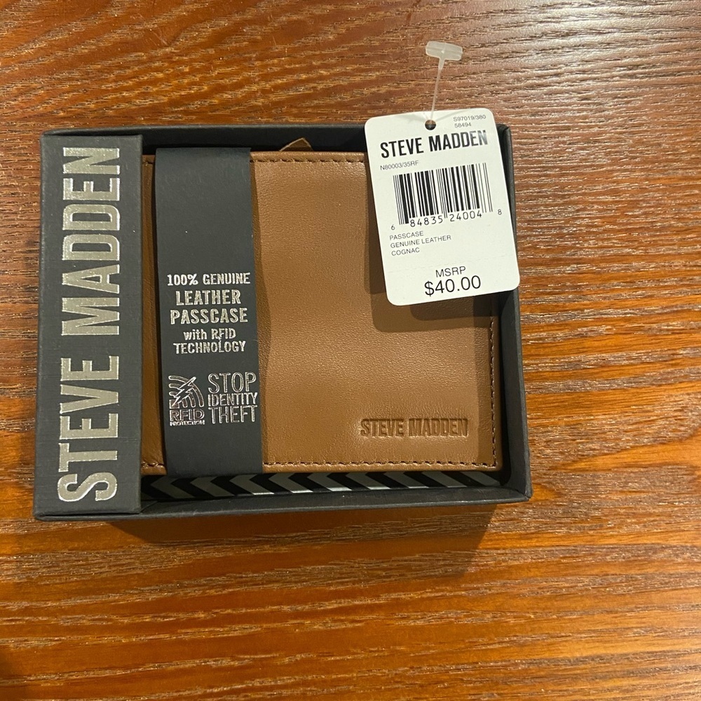Steve Madden brown wallet